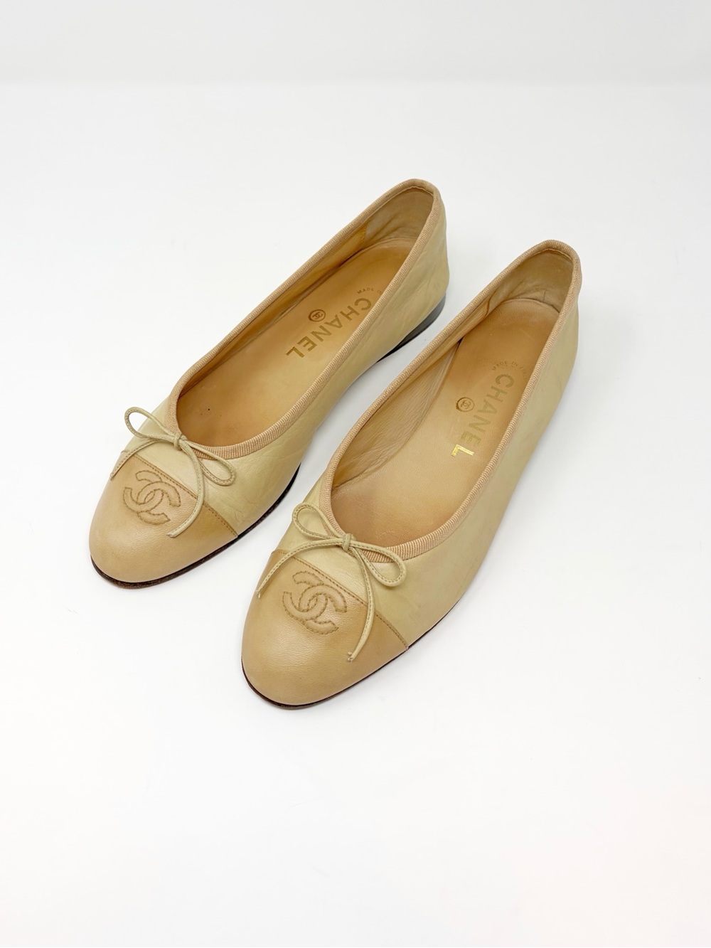 CHANEL Classic Cream Lamb Leather Ballerina Flats size 38
